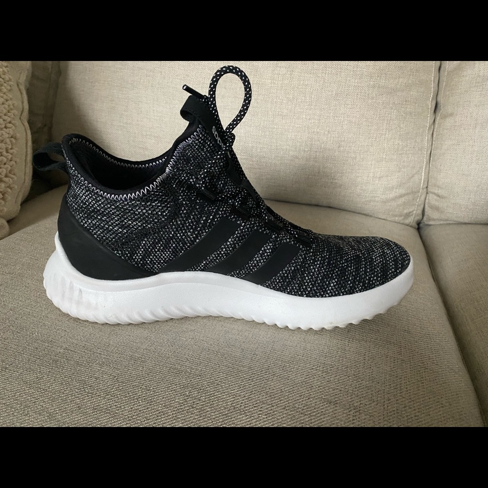 Adidas Men’s cloudfoam tennis shoe